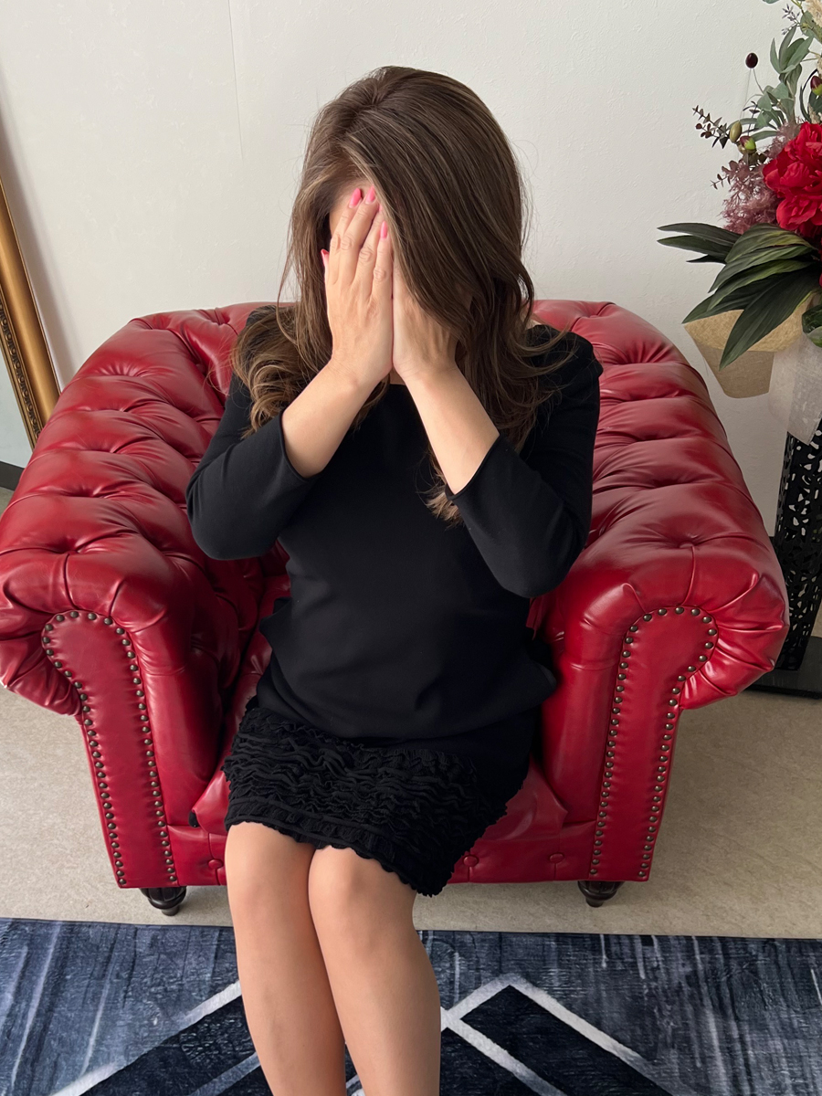 【ゆり】完全未経験初日・Hカップ!!